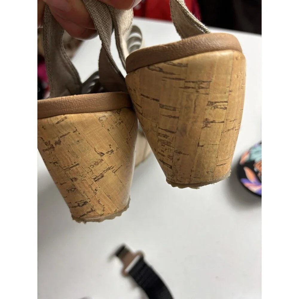 Skechers Beverlee Womens size 8Foam Wedge Strap Sandal Taupe